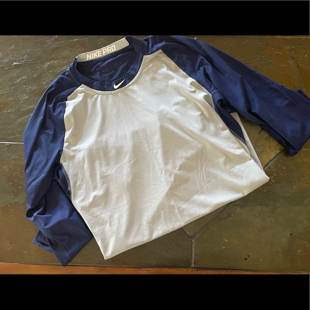 Men’s Nike baseball warm-up shirt